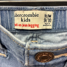 Load image into Gallery viewer, Distressed Denim Pants
