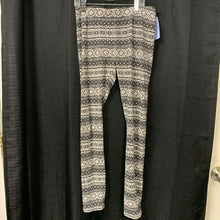 Load image into Gallery viewer, Patterned Leggings
