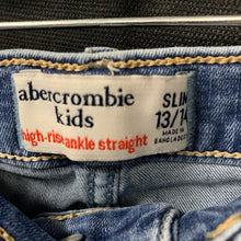 Load image into Gallery viewer, Distressed Denim Pants
