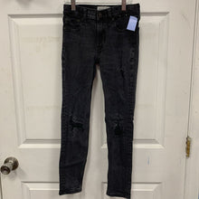 Load image into Gallery viewer, Distressed Denim Pants
