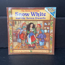 Load image into Gallery viewer, Snow White and the Seven Dwarfs (The Brothers Grimm &amp; Sue Kassirer) (Fairy Tale) -paperback

