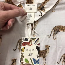 Load image into Gallery viewer, Cheetah Button Down Top (NEW)
