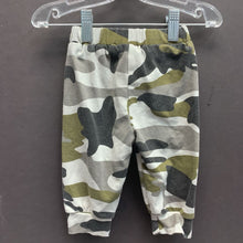 Load image into Gallery viewer, Camo Sweat Pants
