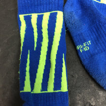 Load image into Gallery viewer, Boys Dri-Fit Socks
