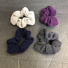 Load image into Gallery viewer, 4pk Hair Scrunchies
