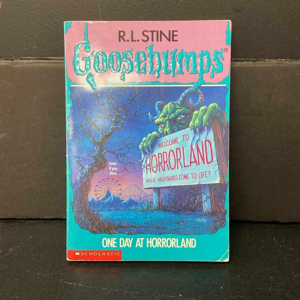 One Day at Horrorland (Goosebumps) (R.L. Stine) -series paperback