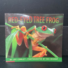 Load image into Gallery viewer, Red-Eyed Tree Frog (Joy Cowley) -educational paperback
