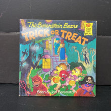 Load image into Gallery viewer, The Berenstain Bears Trick or Treat (Stan &amp; Jan Berenstain) (Halloween) -character holiday paperback
