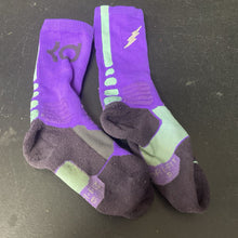 Load image into Gallery viewer, Boys Dri-Fit Socks
