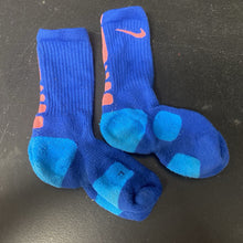 Load image into Gallery viewer, Girls Dri-Fit Socks
