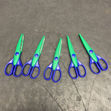Load image into Gallery viewer, Zig-Zag Scissors Set
