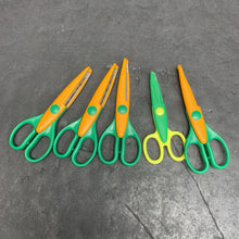 Load image into Gallery viewer, Zig-Zag Scissors Set
