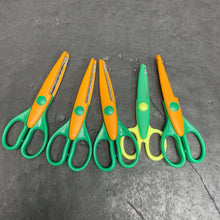 Load image into Gallery viewer, Zig-Zag Scissors Set
