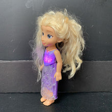 Load image into Gallery viewer, Northern Lights Elsa Doll Battery Operated
