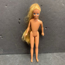 Load image into Gallery viewer, Skipper Doll 1967 Vintage Collectible
