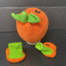 Load image into Gallery viewer, Boys Winter Halloween Pumpkin Hat &amp; Booties
