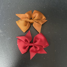 Load image into Gallery viewer, 2pk Solid Hairbow Clips
