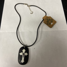 Load image into Gallery viewer, Cross Pendant Necklace (NEW) (Hong Zhou Jewelry)
