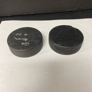 2pk Hockey Pucks (In Glas Co.)