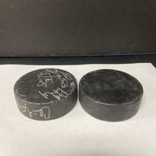 Load image into Gallery viewer, 2pk Hockey Pucks (Viceroy)
