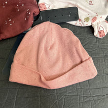 Load image into Gallery viewer, Girls 3pk Infant Hats (NEW)
