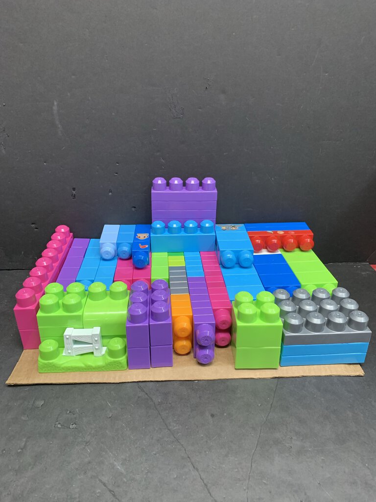 Assorted blocks set