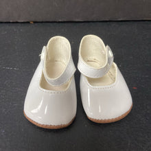 Load image into Gallery viewer, Shoes for 18&quot; Doll
