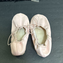 Load image into Gallery viewer, Girls Ballet Shoes
