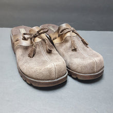 Load image into Gallery viewer, girls clogs
