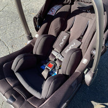 Load image into Gallery viewer, Pipa Lite LX Infant Car Seat w/ Accessories
