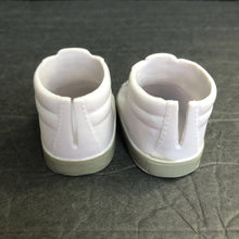 Load image into Gallery viewer, Shoes for 18&quot; Doll
