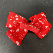 Load image into Gallery viewer, Heart Hairbow Clip
