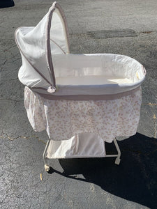 Deluxe Sweet Beginnings Bassinet