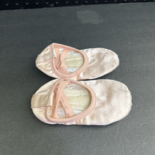 Load image into Gallery viewer, Girls Ballet Shoes (Ruqiji)
