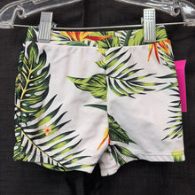 Load image into Gallery viewer, Leaf Print Shorts

