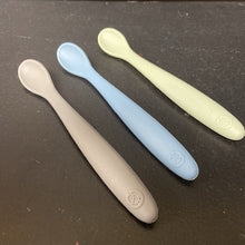 Load image into Gallery viewer, 3pk Silicone Spoons (WeeSprouy)
