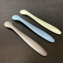 Load image into Gallery viewer, 3pk Silicone Spoons (WeeSprouy)
