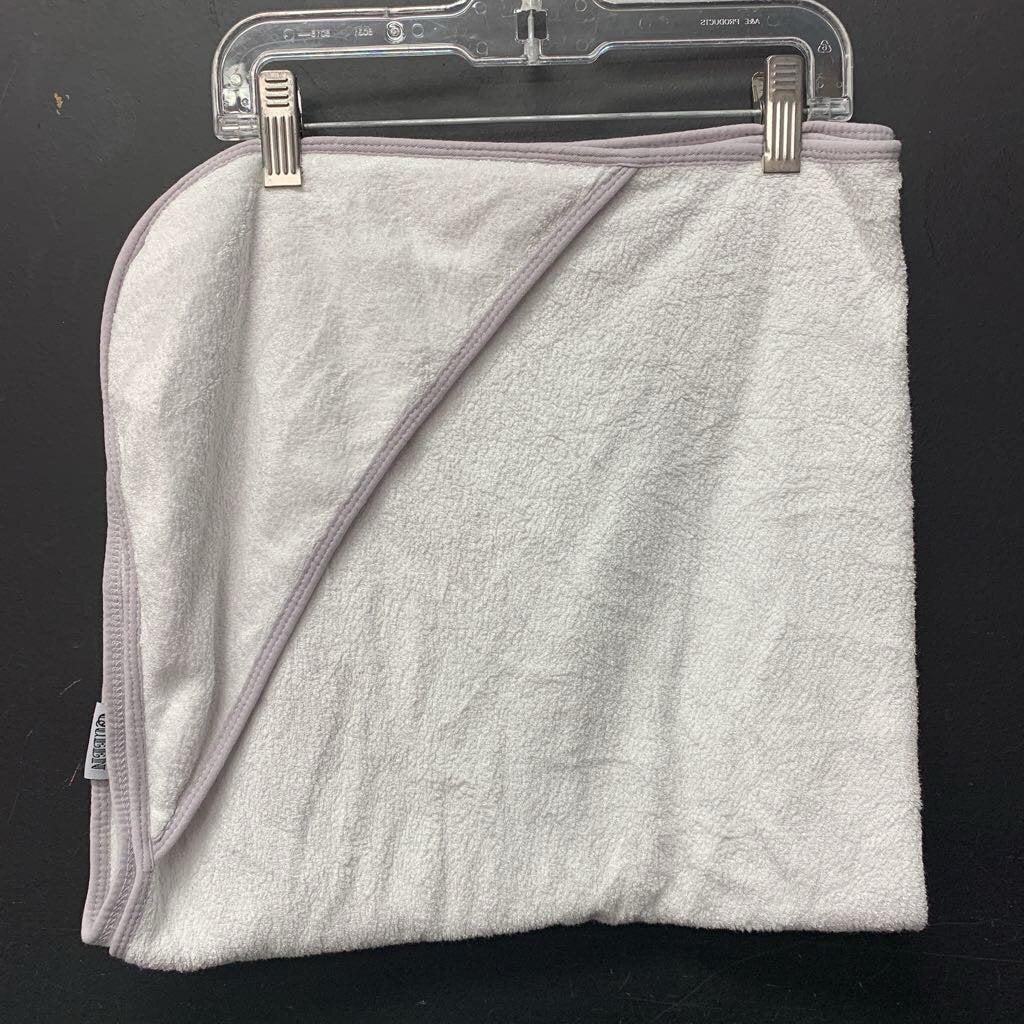 Hooded Infant Bath Towel (Bamboo Queen)