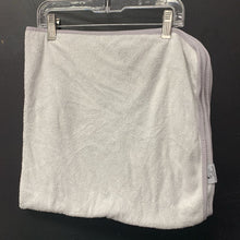 Load image into Gallery viewer, Hooded Infant Bath Towel (Bamboo Queen)
