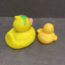 Load image into Gallery viewer, 2pk Bath Ducks
