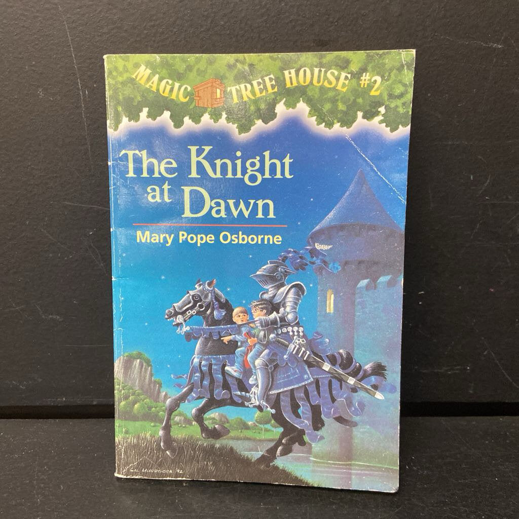 The Knight at Dawn (Magic Tree House) (Mary Pope Osborne) -series paperback