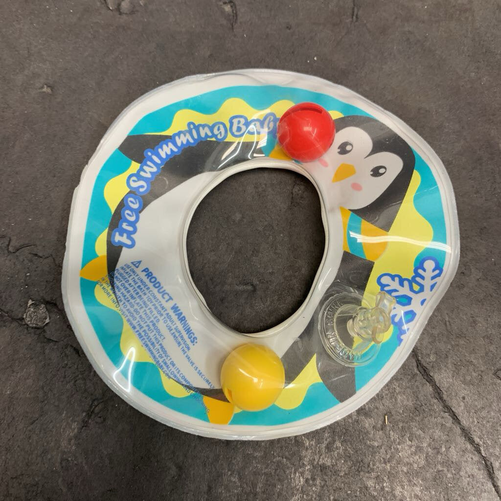 Penguin Rattle Bath Ring