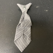 Load image into Gallery viewer, Boys Striped Clip On Tie
