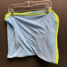 Load image into Gallery viewer, Hooded Infant Bath Towel
