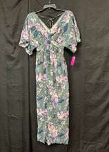 Load image into Gallery viewer, Flower Dress
