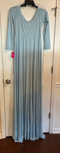 Load image into Gallery viewer, Solid Maxi Dress

