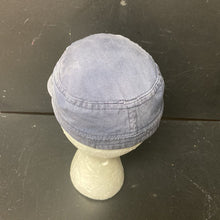 Load image into Gallery viewer, Girls Star Hat
