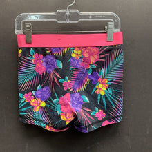 Load image into Gallery viewer, Girls Flower Shorts
