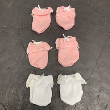 Load image into Gallery viewer, 3pk Bow Mittens
