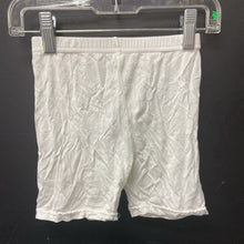 Load image into Gallery viewer, Girls Solid Shorts (Holhoff)
